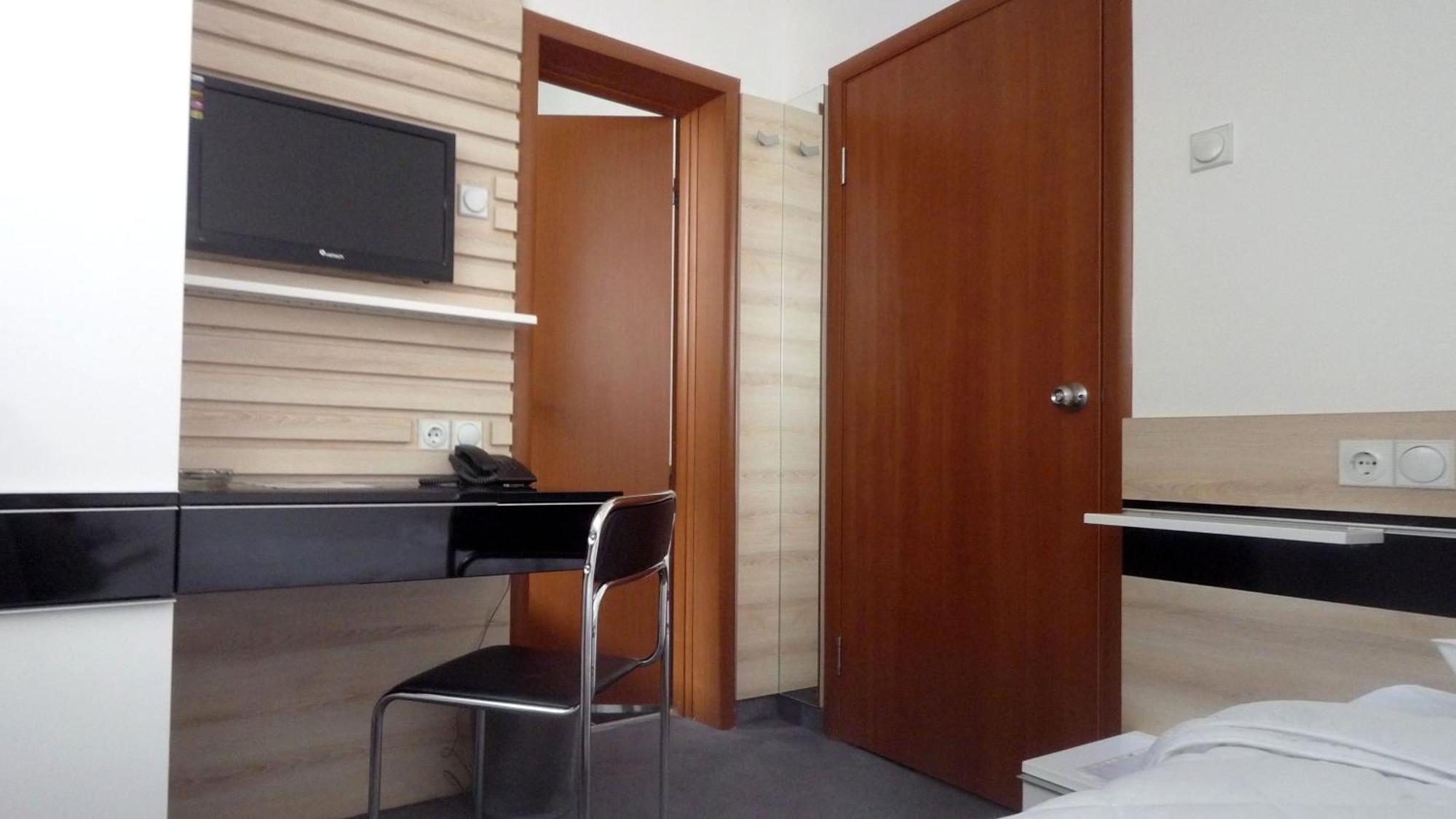 Garni Hotel Consul Nis Exterior photo