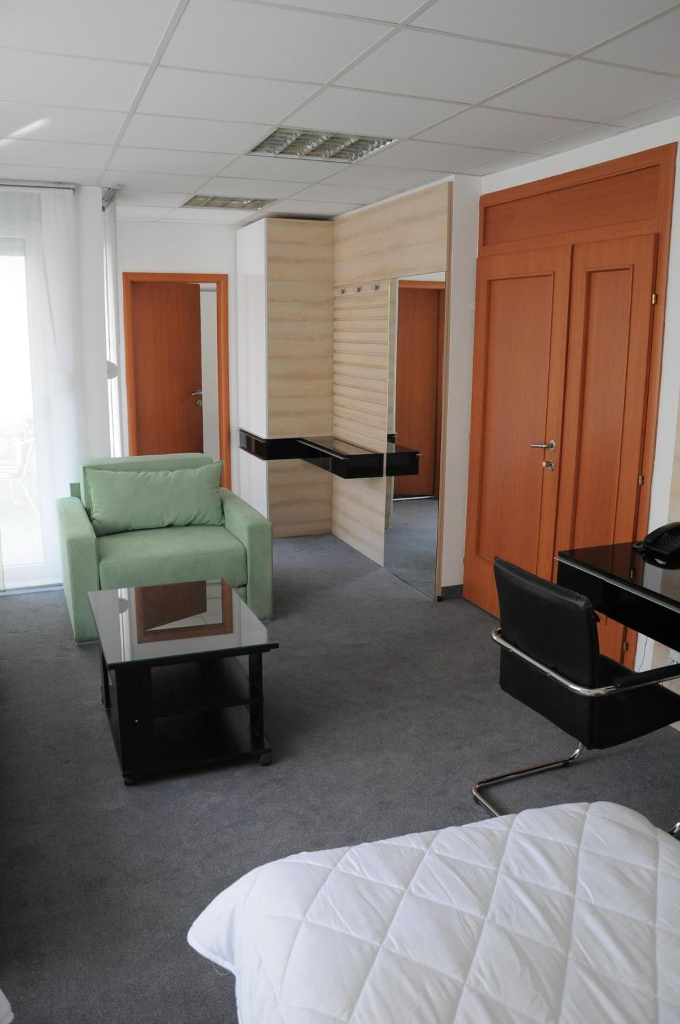 Garni Hotel Consul Nis Exterior photo